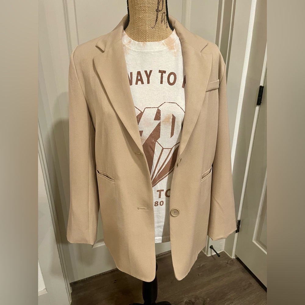🌵Like new Women’s Beige Blazer🤎sm/med
